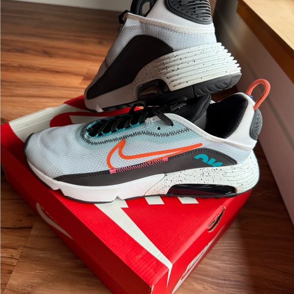 Nike Air Max 2090 White Turf Orange Speckled – Size 10 US Brand